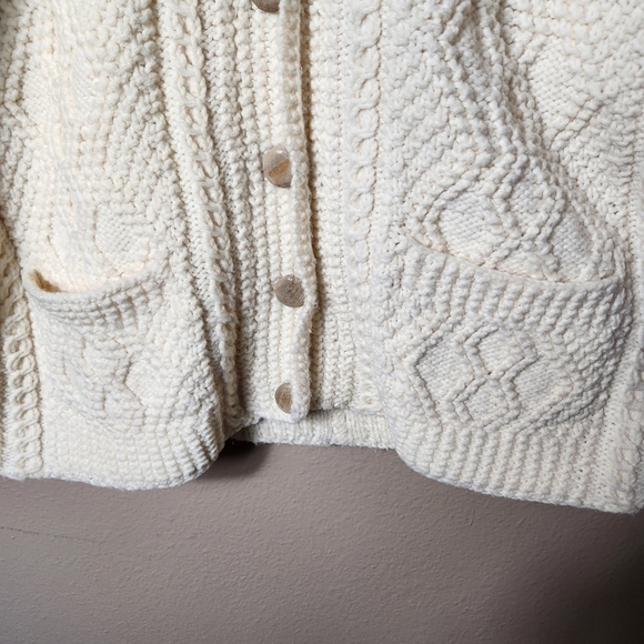 Handknit Fisherman Ivory Buttonfront Vneck Cardigan-Size L - Picture 3 of 7